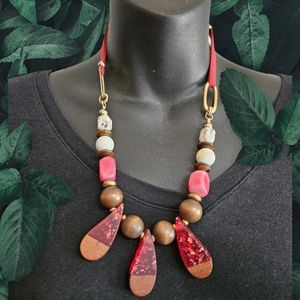 1946  21" Red/white/Pink Bead Suede With Gold tone Accents